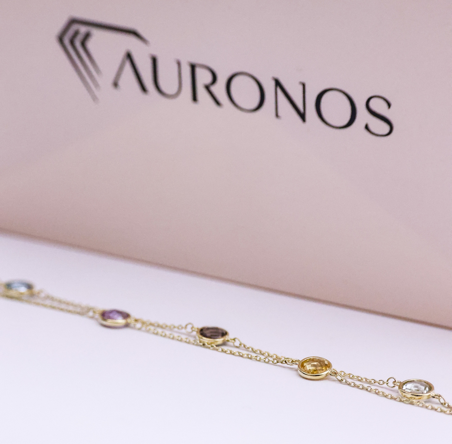 AURONOS Prestige Bracelet or jaune 18 carats 6 pierres de couleur 19cm