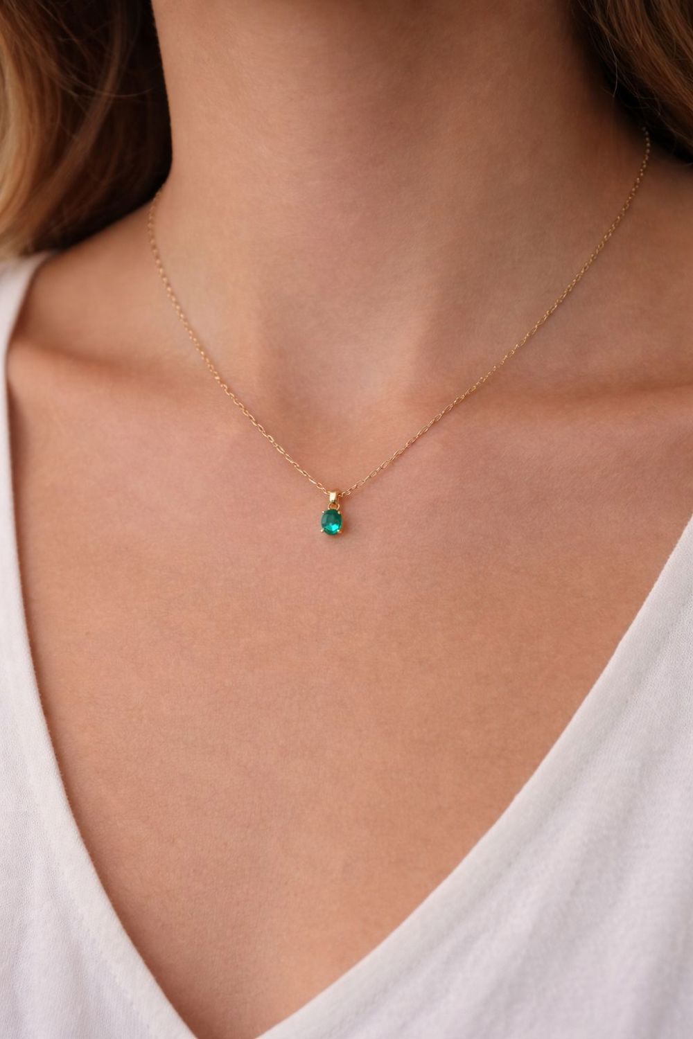 AURONOS Prestige Anhänger 18K Gelbgold Smaragd 0.30ct