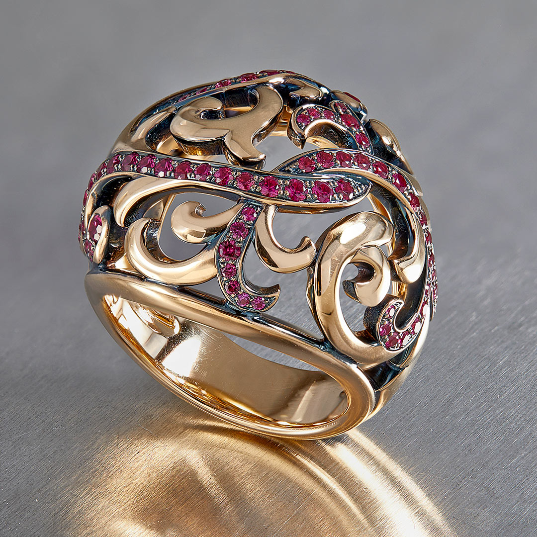 Ring in Roségold mit 81 Rubinen, Messerer Juwelier Zürich