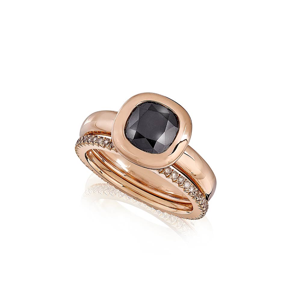 Solitaire-Ring "Zattera" in Rotgold mit schwarzem Diamant-Cushion, Messerer Juwelier Zürich