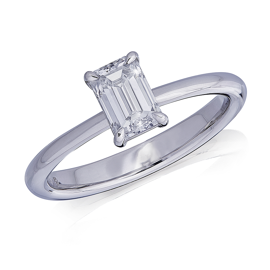 Solitaire-Ring in Platin mit Diamant im Smaragd-Schliff von 0,81ct., Messerer Juwelier Zürich
