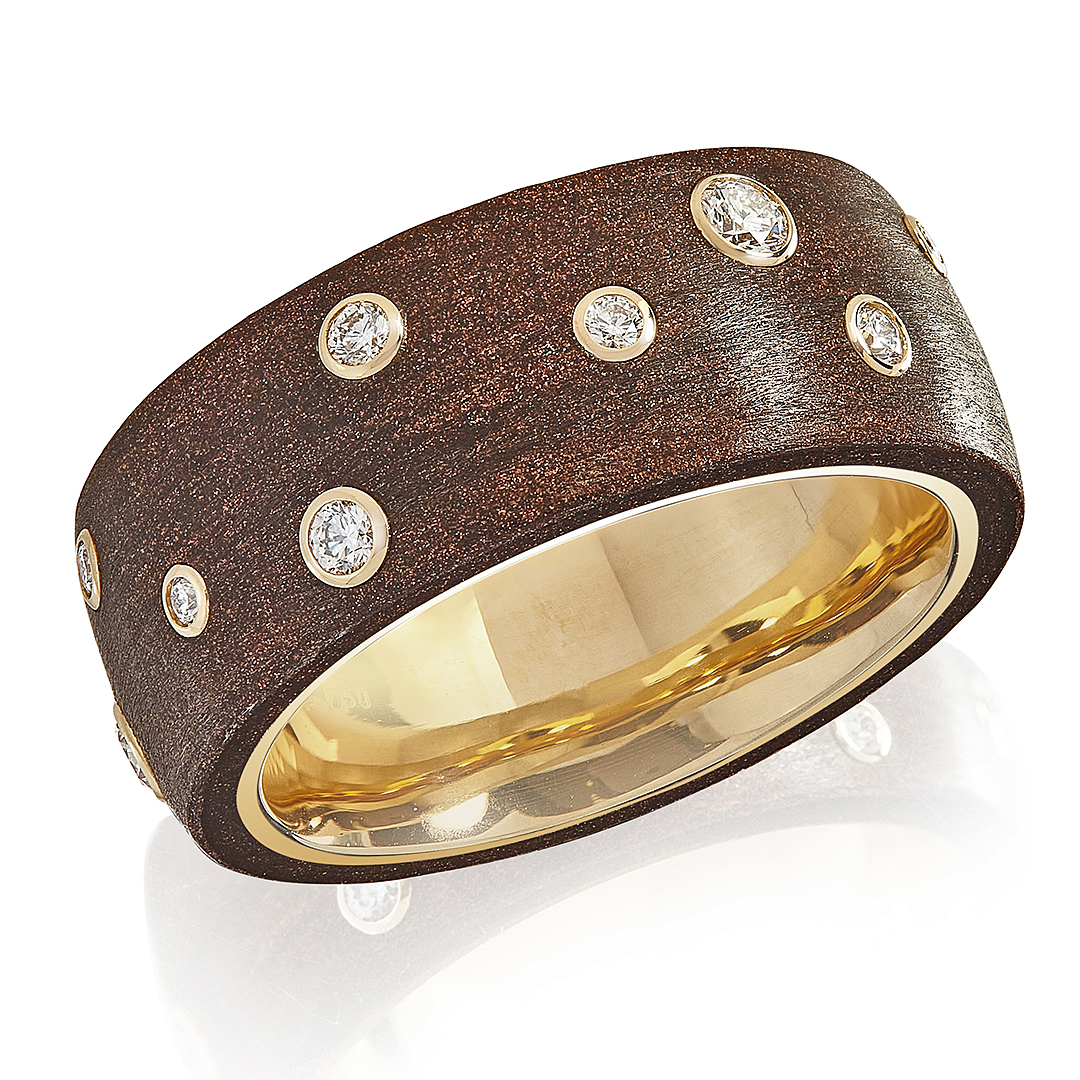 Ring mit "Cocobolo-Fibre" in Gelbgold mit Brillanten, Messerer Juwelier Zürich