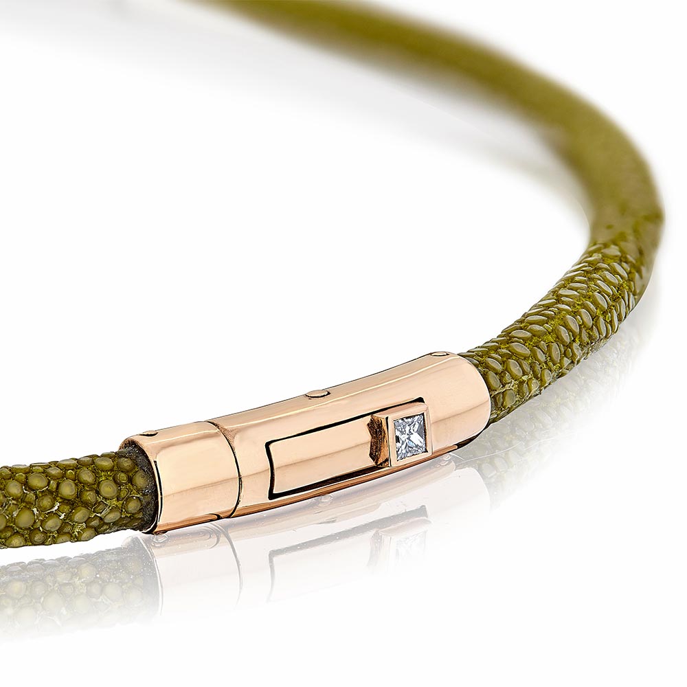 Rochen-Collier "Kiwi" mit Rotgold-Verschluss und Diamant, Messerer Juwelier Zürich