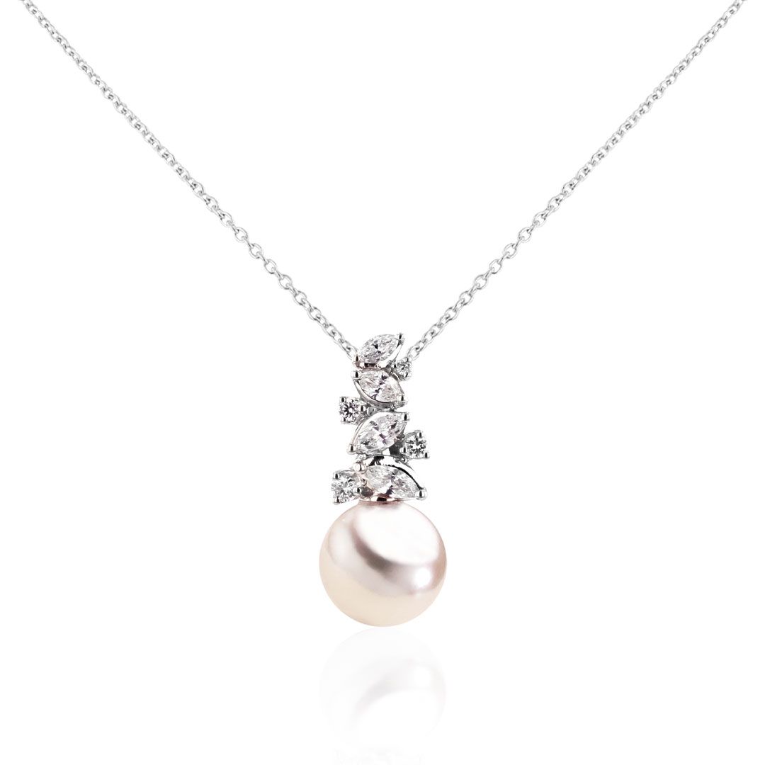 AURONOS Pearl necklace 18K white gold with 8 diamonds 0.26ct and Akoya pearl 8.5-9mm 41cm