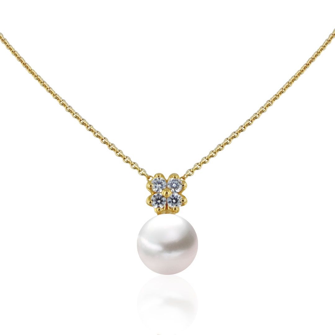 AURONOS Pearl necklace 18K yellow gold with 4 diamonds 0.16ct and Akoya pearl 8-8.5mm 40cm