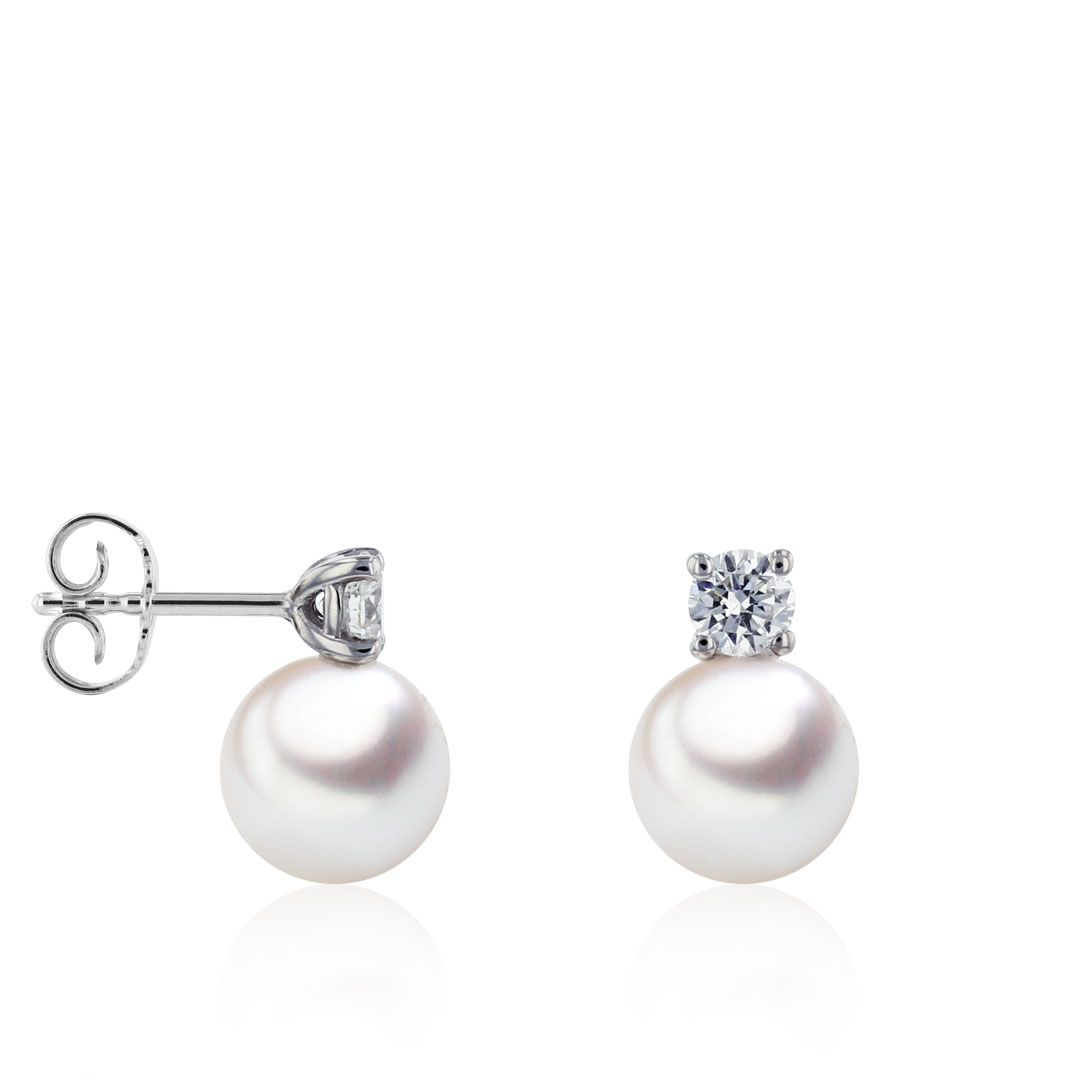 AURONOS Clous d'oreilles en perles en or blanc 18K avec 2 brillants 0.50ct et perles Akoya 8.5-9mm