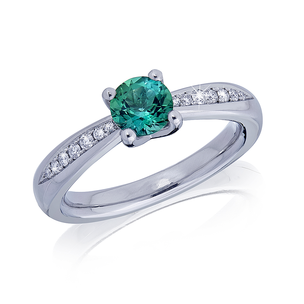 Ring in Platin mit grünem Turmalin und Brillanten, Messerer Juwelier Zürich