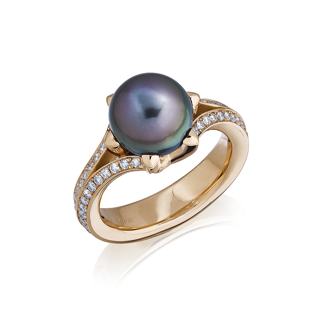 Ring "Stella" in Gelbgold mit Tahiti-Perle und Brillanten, Messerer Juwelier Zürich