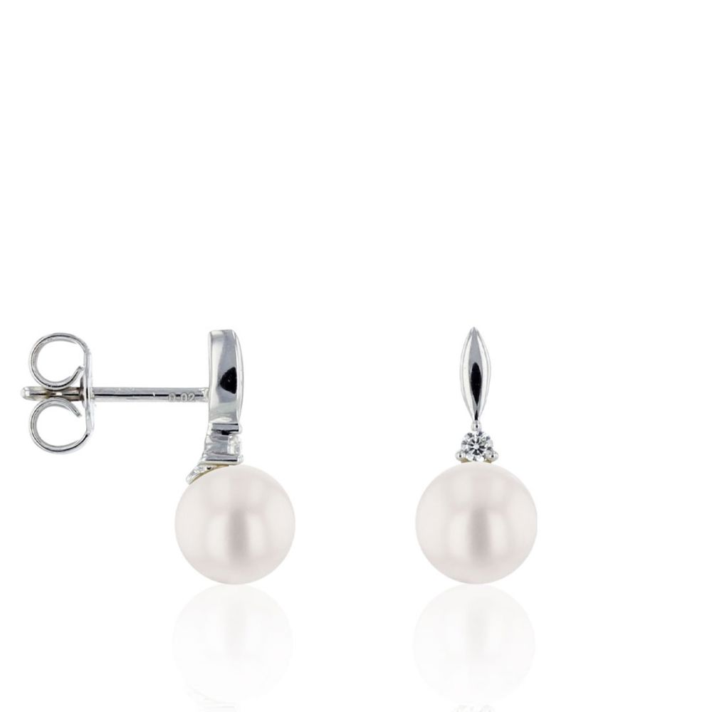 AURONOS pearl stud earrings in 14K white gold with freshwater pearls 6-6.5mm and 2 diamonds weighing 0.04ct