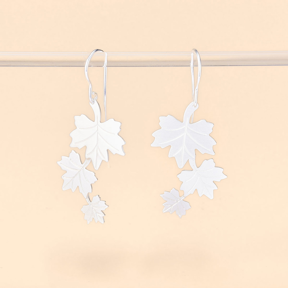 AURONOS Silverline Leaf Earrings in 925 Silver