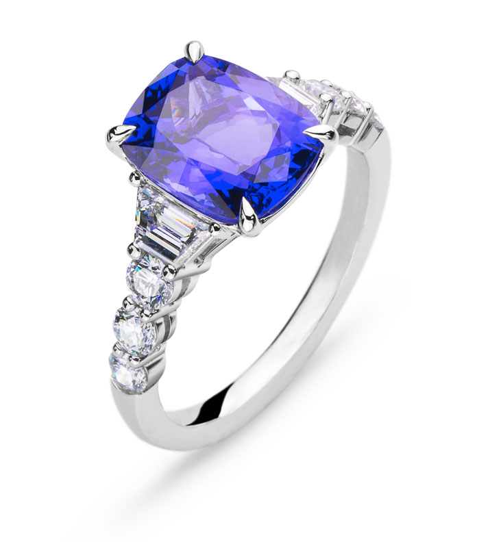 AURONOS Prestige Ring 18K white gold with a 3.53ct tanzanite and 6 diamonds 0.52ct as well as 2 baguette diamonds 0.43ct